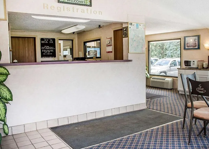 Rodeway Inn Findlay University Area